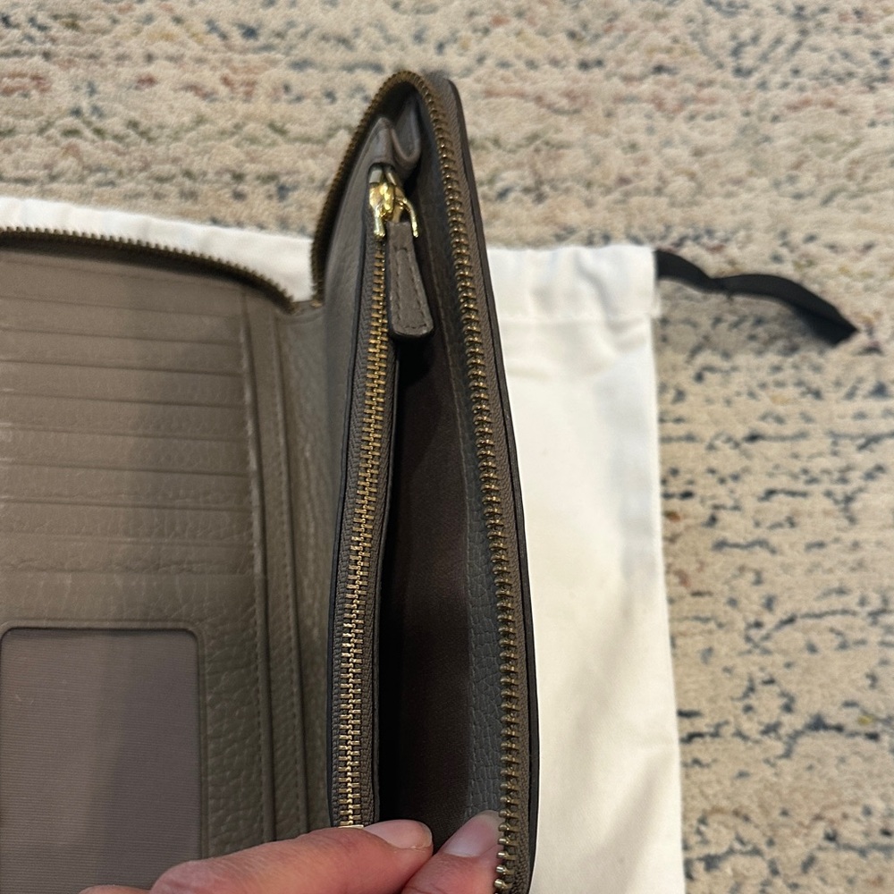 Marc Jacobs Gray Leather Wallet with Gold Accent - Picture 6 of 6
